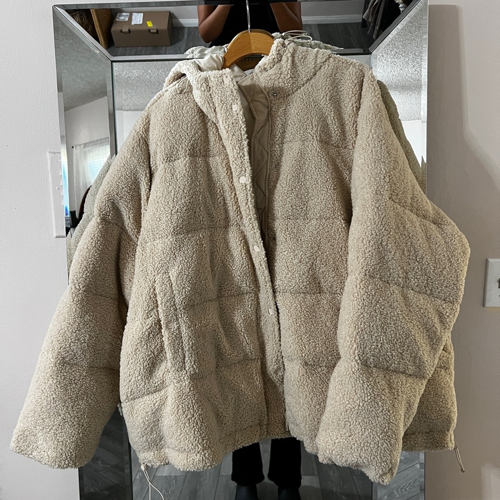 Good American Sherpa puffer